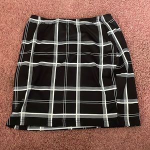 XS Black & White Mini Skirt